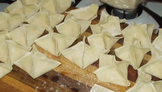 Wontons: Your Gateway to Delicious Dumpling Delights! 6 dumpling wontons