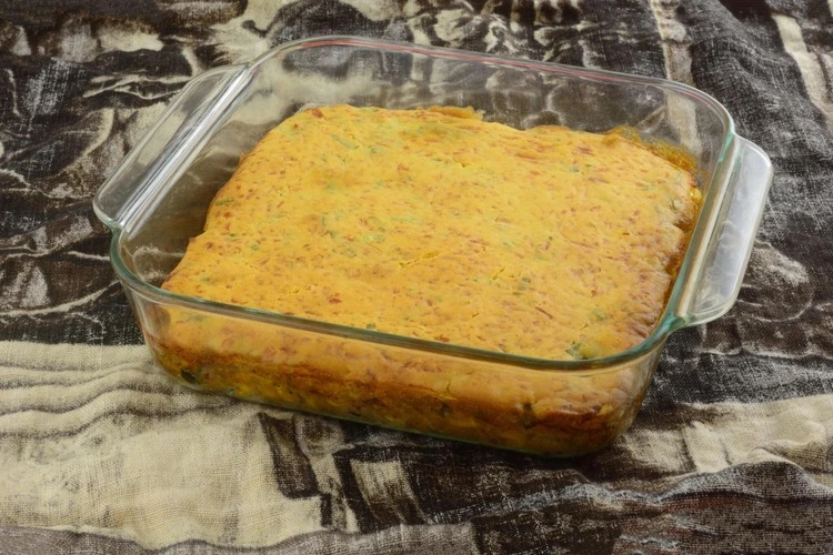 Cowboy Cornbread Casserole Recipe: Comforting Deliciousness 3 Skillet Chili with Cornbread Topping