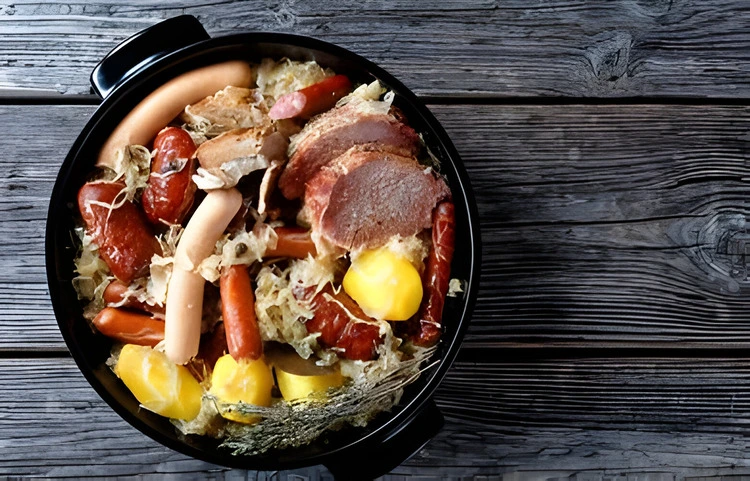 Kielbasa and Sauerkraut: A Classic Comfort Food 2 Smoked sausage and sauerkraut