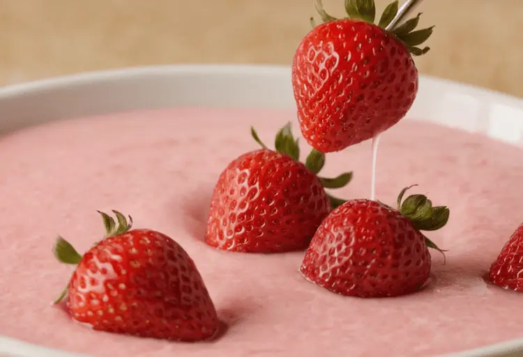 Frozen Strawberry Dessert: Easy, Refreshing, & Delicious 3 no bake strawberry desserts