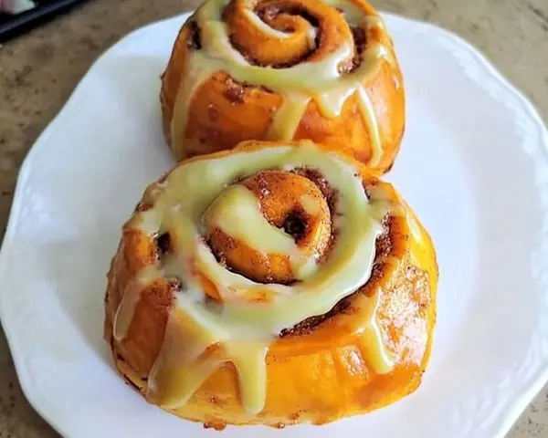 Cinnamon Roll Pumpkins: Easy Fall Breakfast Recipe 4 Cinnamon Roll Pumpkins recipe