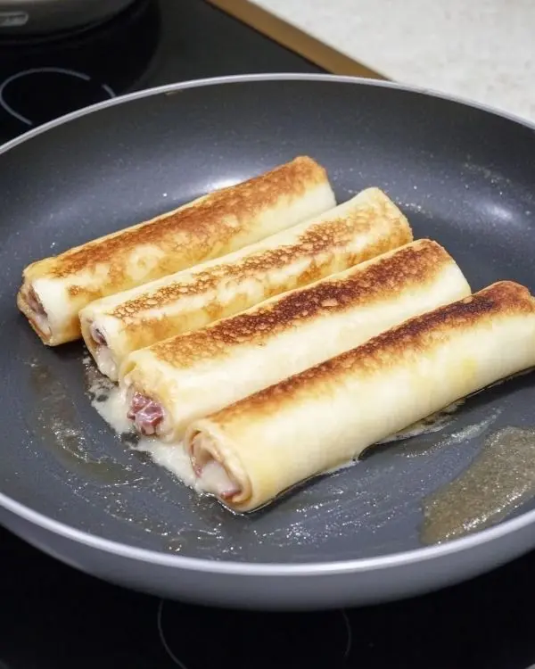 Grilled Cheese Roll-Ups 3 Grilled Cheese Roll-Ups - cooking step
