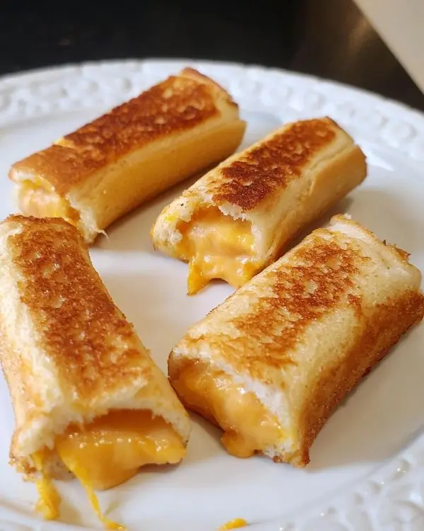 Grilled Cheese Roll-Ups 4 Grilled Cheese Roll-Ups recipe