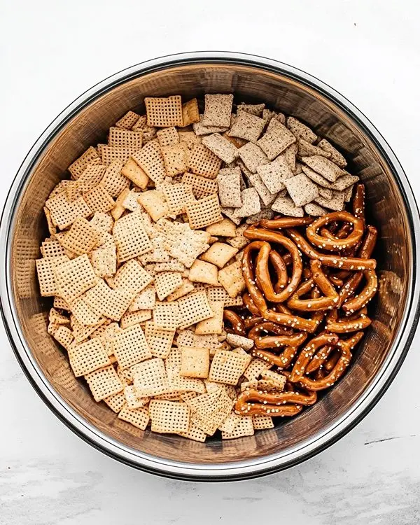 Cinnamon Sugar Chex Mix 2 Ingredients for Reindeer Chow Recipe for Christmas