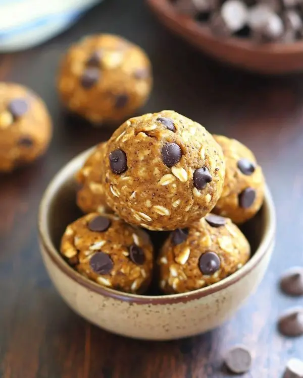 Healthy Pumpkin Chocolate Chip Energy Bites 4 Pumpkin Energy Balls