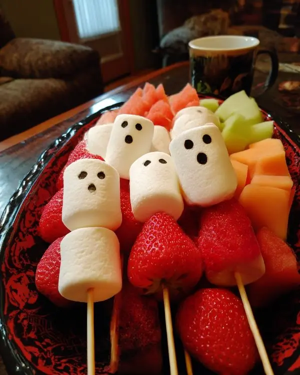 Halloween Ghost Fruit Kabobs 3 Halloween Ghost Fruit Kabobs Recipe