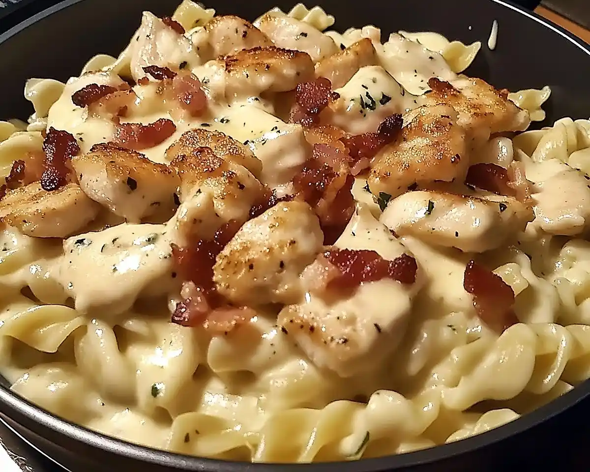Creamy Chicken Bacon Ranch Pasta