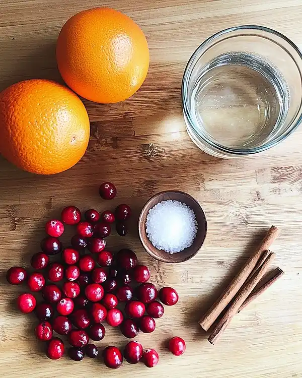 Tasty Christmas Cranberry 2 Ingredients for tye classic Cranberry Sauce