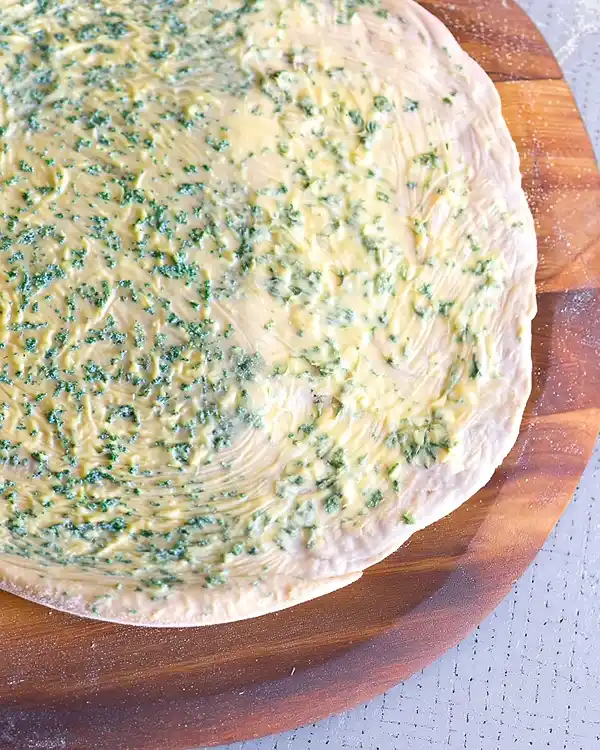 Cheesy Garlic Pizza Bread 3 Preparing the Garlic cheese pizza