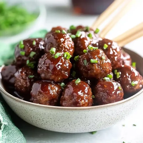 Crockpot Meatballs with Grape Jelly Sauce