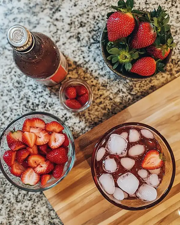 Strawberry Dirty Sprite 4 Main ingredients for Strawberry Dirty Sprite