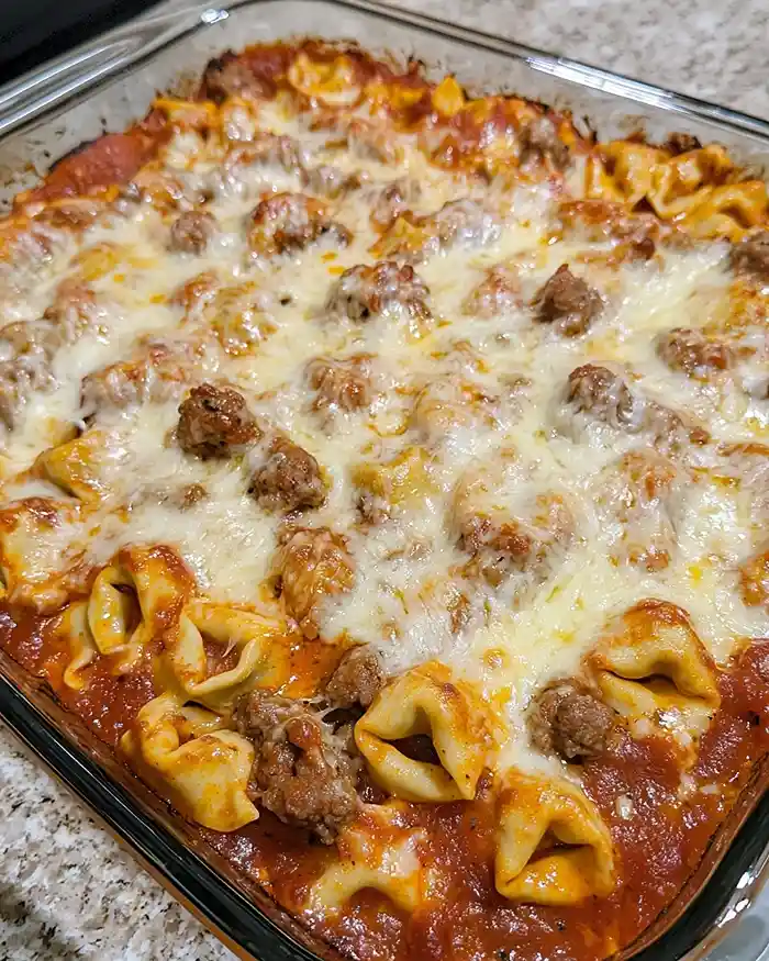 5-ingredients Cheesy Sausage Tortellini Bake