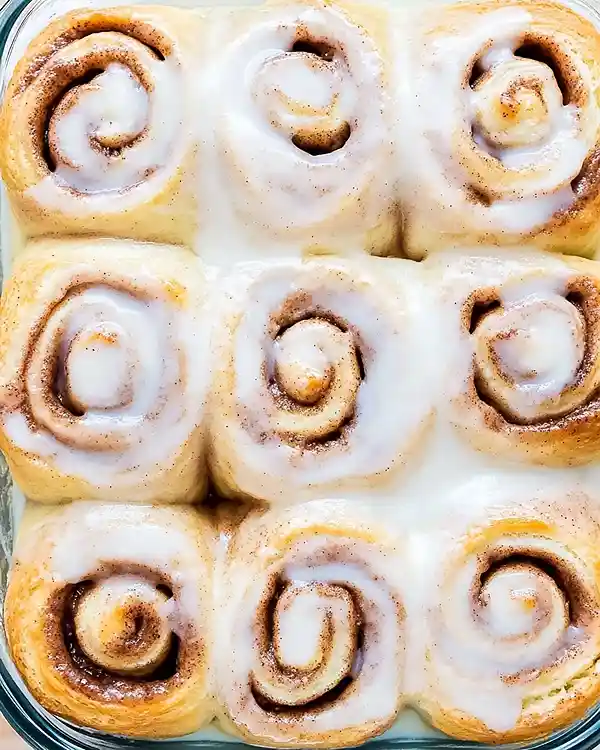 Cinnamon Rolls with Heavy Cream