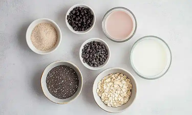Main ingredients for High Protein Chocolate Overnight Oats