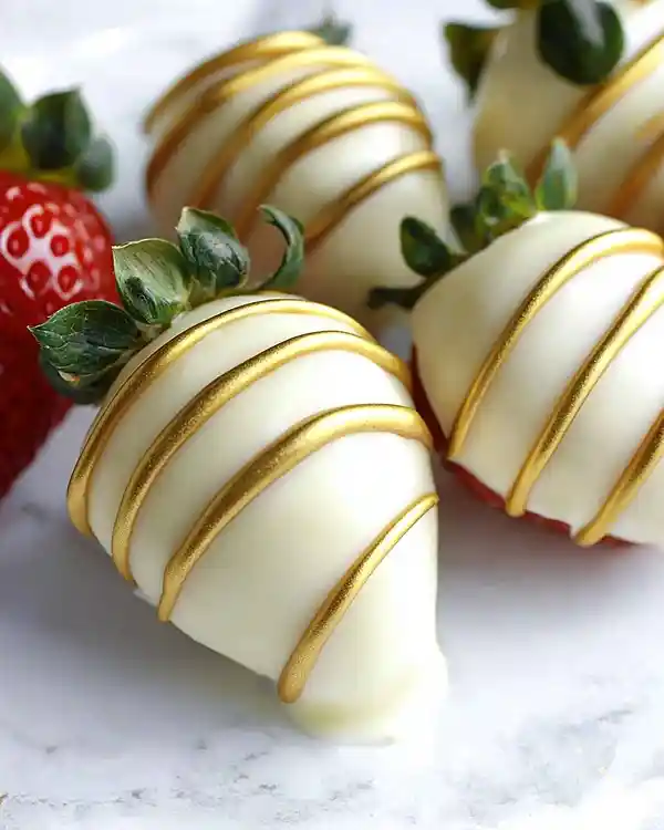 Chocolate Covered Gold Strawberries 6 Sweet Chocolate Dipped Strawberries
