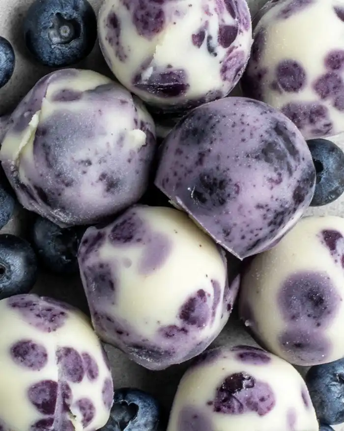 4-ingredient Frozen Greek Yogurt Blueberry Bites