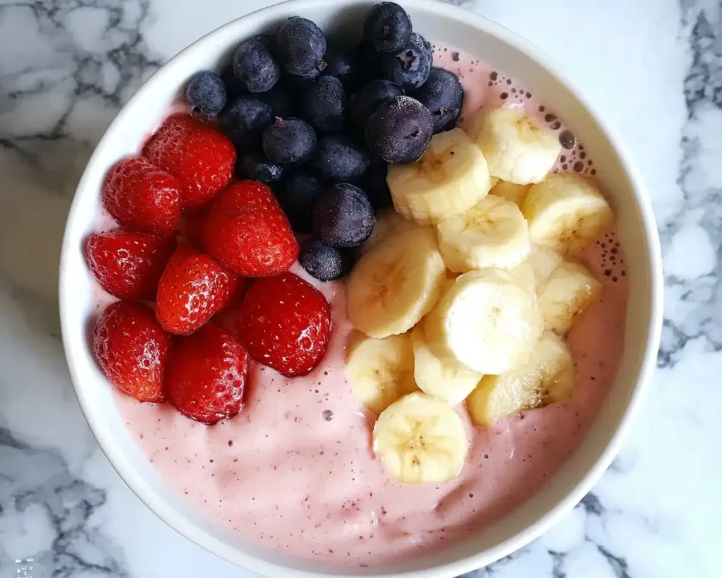 5-Minute Fruit Smoothie Bowl with Greek Yogurt