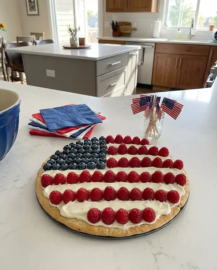 Easy American Flag Fruit Pizza Recipe