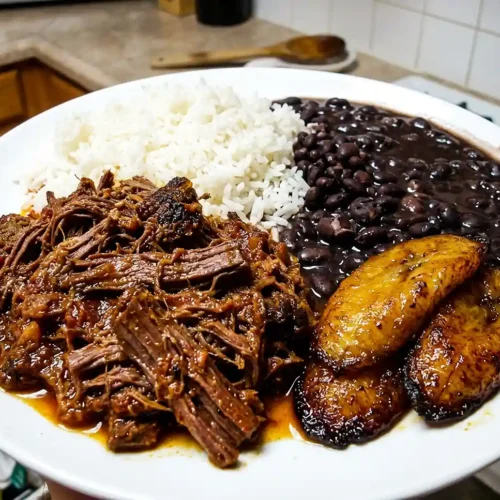 Pabellón Criollo (Venezuelan Shredded Beef) 2 Venezuelan Shredded Beef